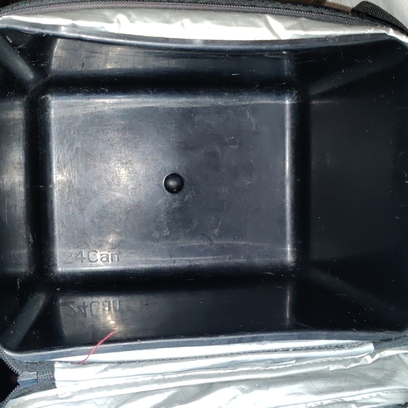 24-Hour 9-Can Cooler - Picture 8 of 10